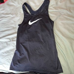 Black Nike razorback size XS